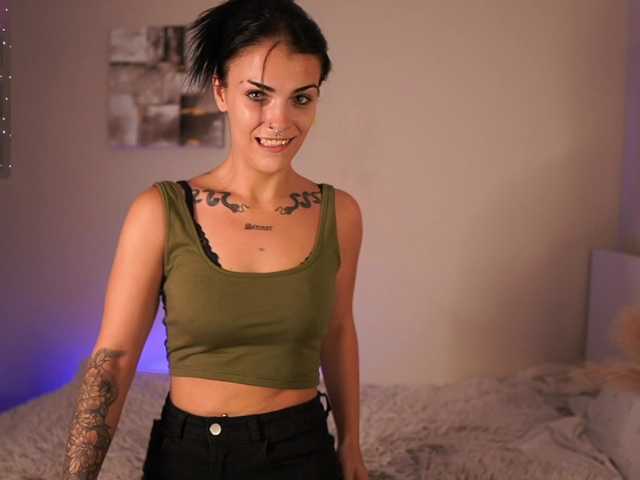 Paulinemedonca live cam
