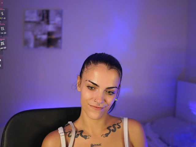 Paulinemedonca live cam on BongaCams