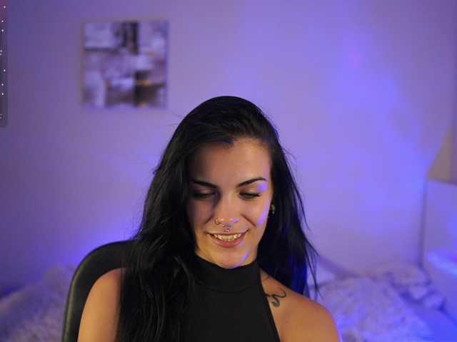 Paulinemedonca live webcam show