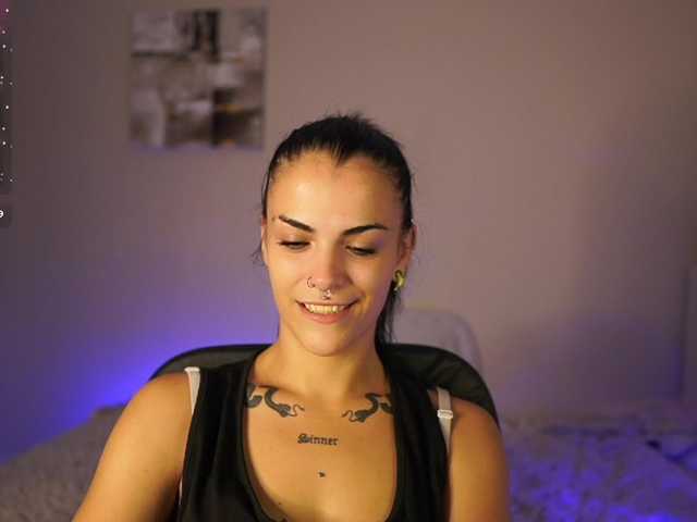 Paulinemedonca live cam on BongaCams
