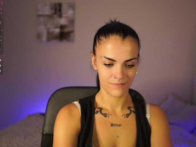 Paulinemedonca live cam on BongaCams