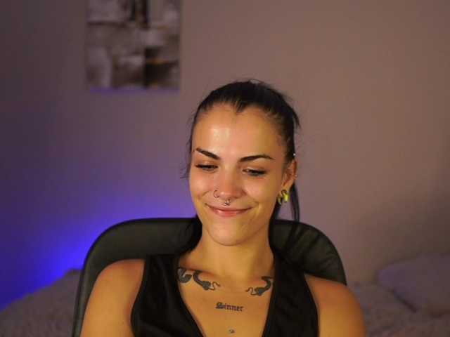 Paulinemedonca live cam su BongaCams