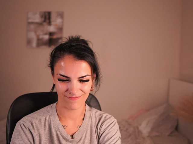Paulinemedonca live cam on BongaCams