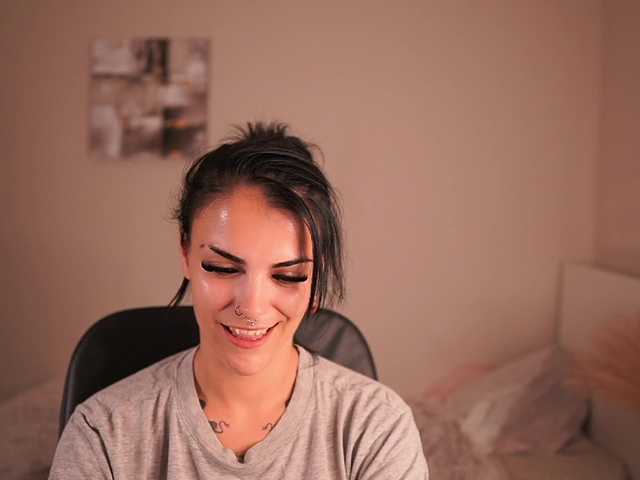 Paulinemedonca live cam on BongaCams