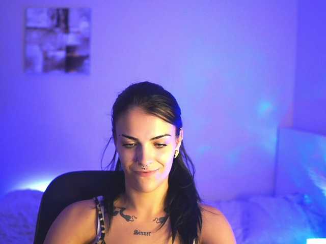 Paulinemedonca live cam on BongaCams