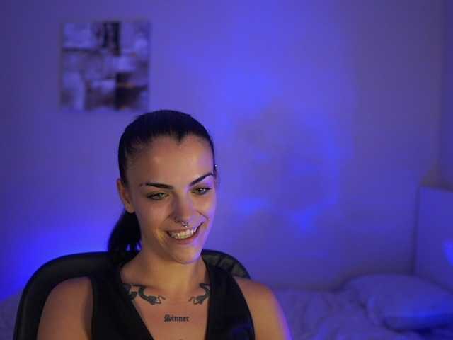 Paulinemedonca live stream preview