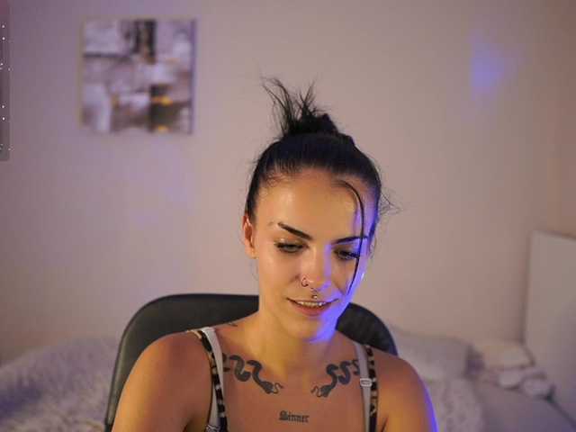 Paulinemedonca live cam on BongaCams