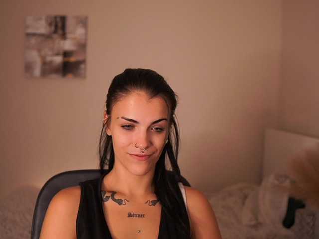 Paulinemedonca Прямой эфир на BongaCams