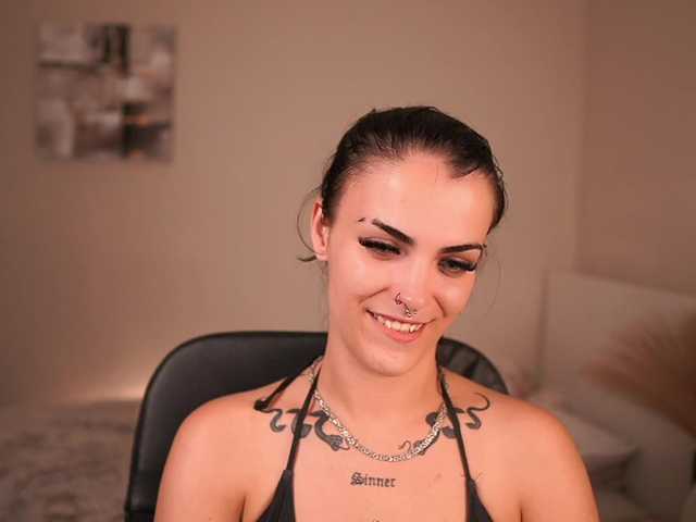 Paulinemedonca live cam on BongaCams
