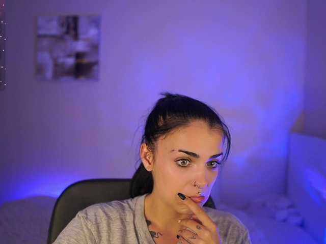 Paulinemedonca live cam on BongaCams