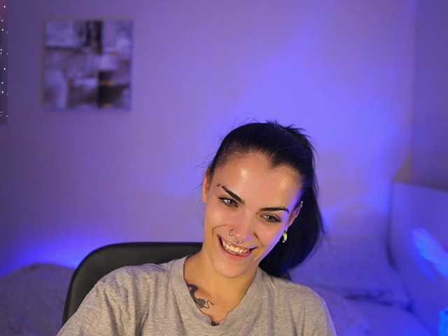 Paulinemedonca live cam on BongaCams