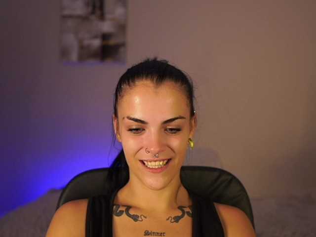 Paulinemedonca Live-Cam auf BongaCams