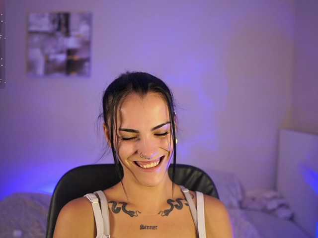 Paulinemedonca live cam on BongaCams