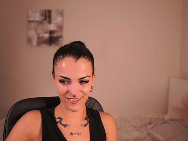 Paulinemedonca live cam on BongaCams
