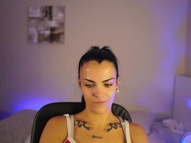 Paulinemedonca live cam on BongaCams