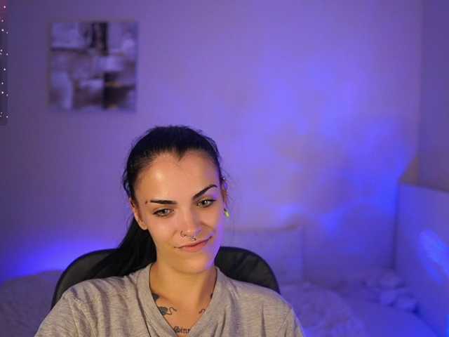 Paulinemedonca live cam on BongaCams