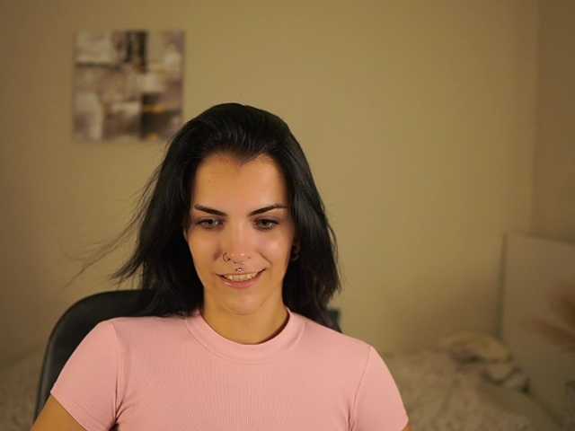 Paulinemedonca live cam on BongaCams
