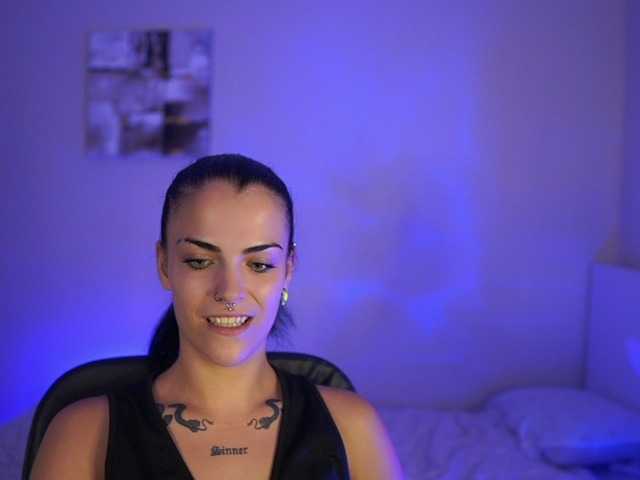 Paulinemedonca live cam on BongaCams