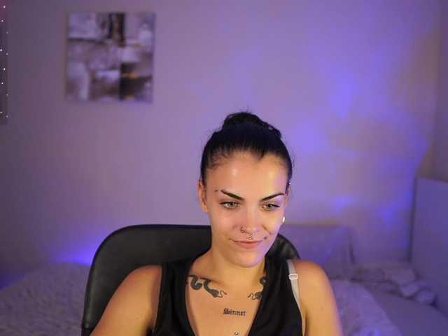 Paulinemedonca live cam on BongaCams