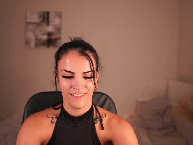 Paulinemedonca live cam on BongaCams