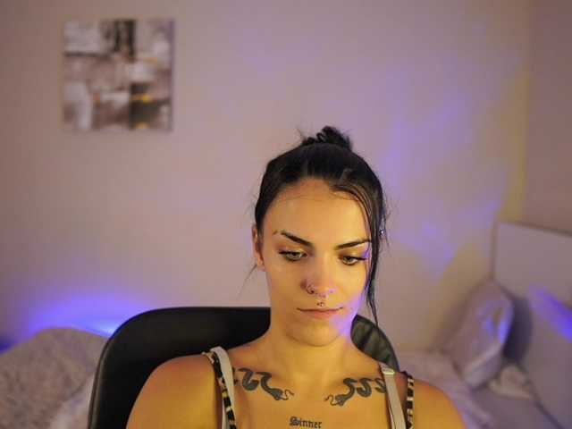 Paulinemedonca live cam on BongaCams