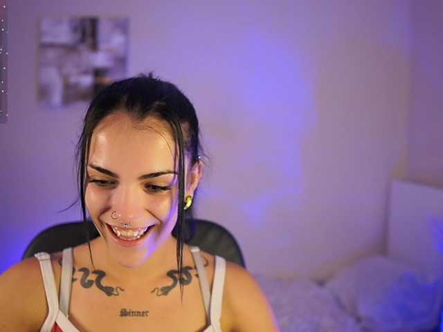 Paulinemedonca live cam on BongaCams