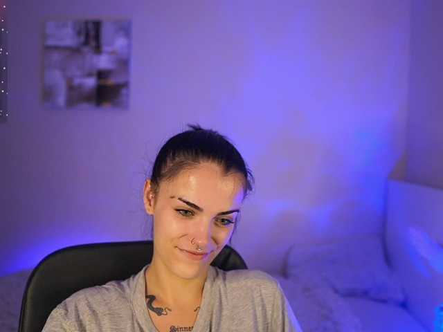 Paulinemedonca live cam on BongaCams