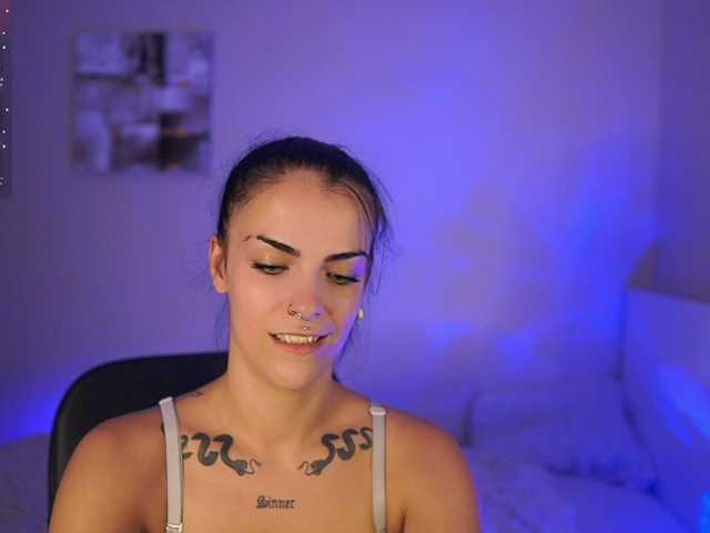 Paulinemedonca live cam on BongaCams
