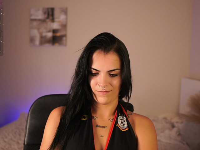 Paulinemedonca live webcam show