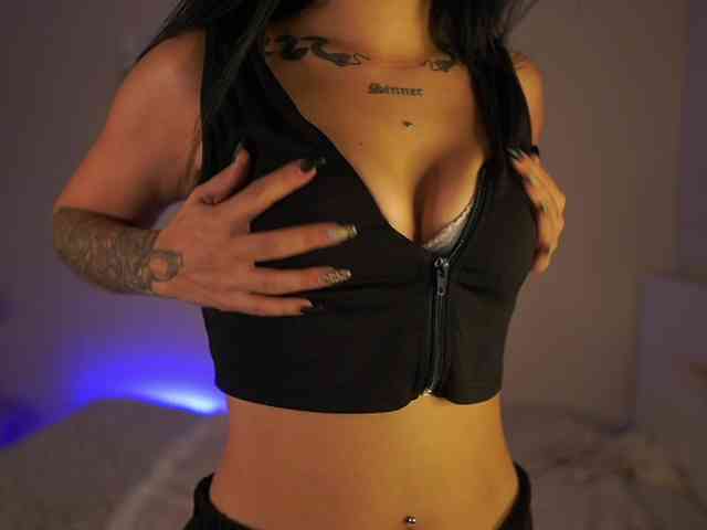 Model: Paulinemedonca