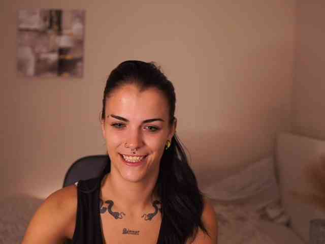 Paulinemedonca webcam