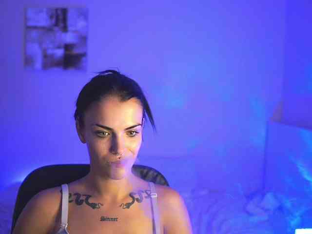 Paulinemedonca webcam
