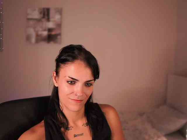 Paulinemedonca webcam