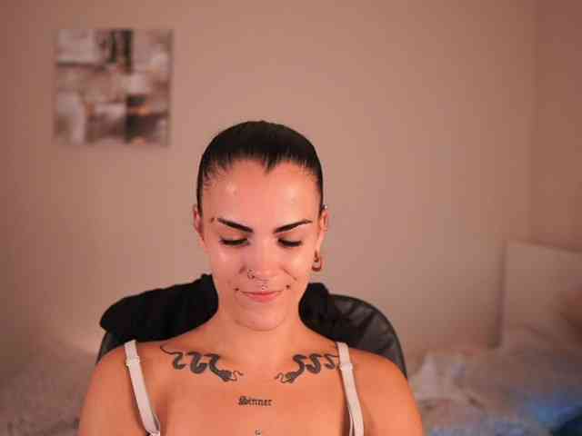 Paulinemedonca webcam
