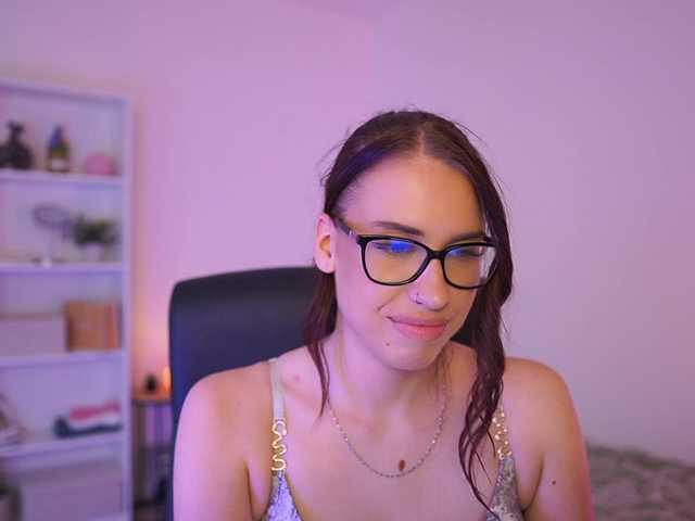 evagomess18 live cam on BongaCams