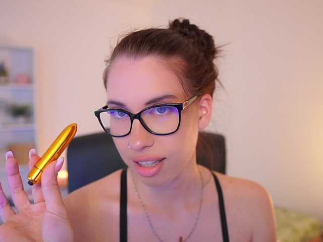 evagomess18 live cam on BongaCams