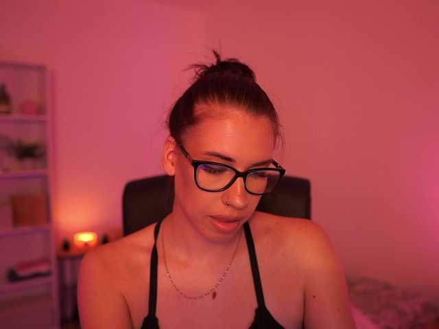 evagomess18 live cam on BongaCams