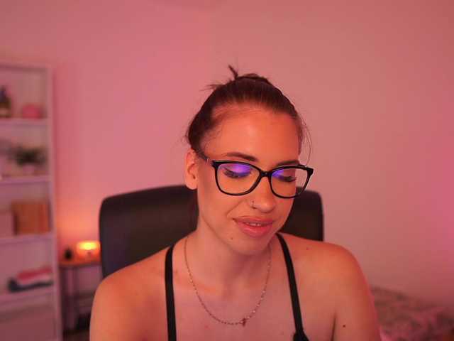 evagomess18 live cam on BongaCams