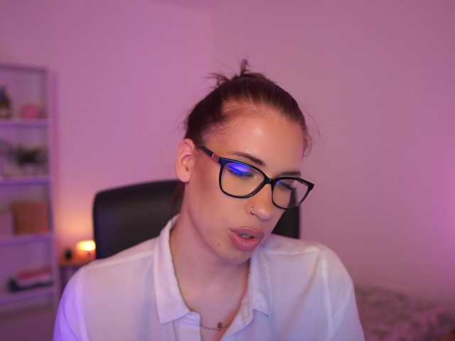 evagomess18 live cam on BongaCams