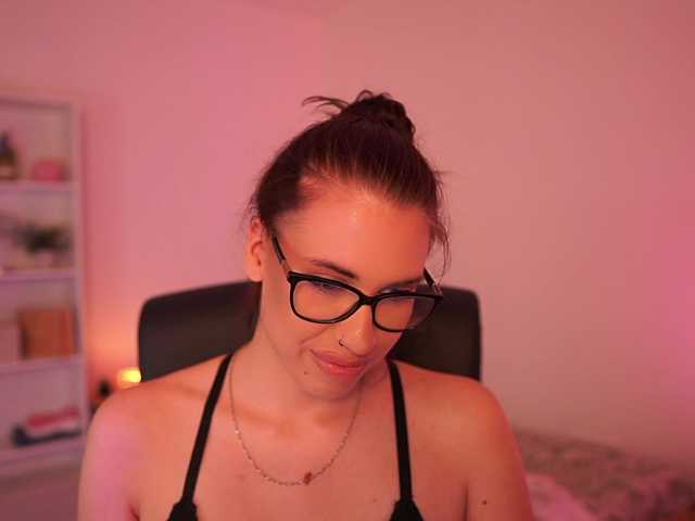 evagomess18 live cam on BongaCams