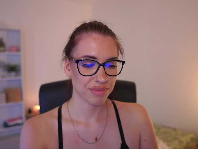 evagomess18 live cam on BongaCams