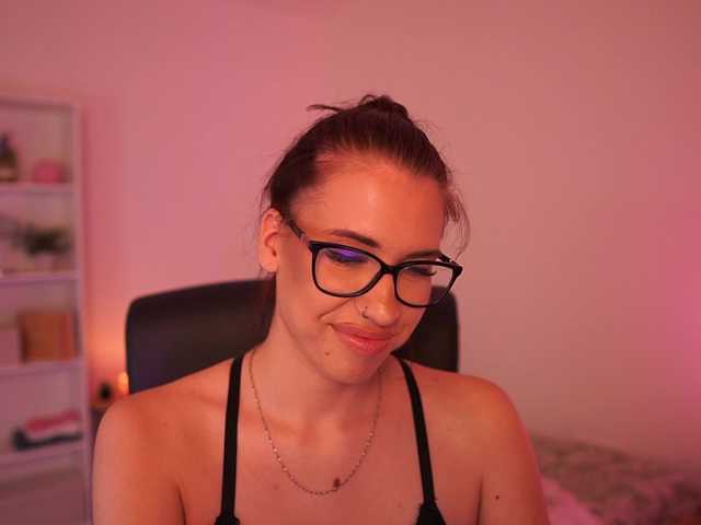 evagomess18 live cam on BongaCams