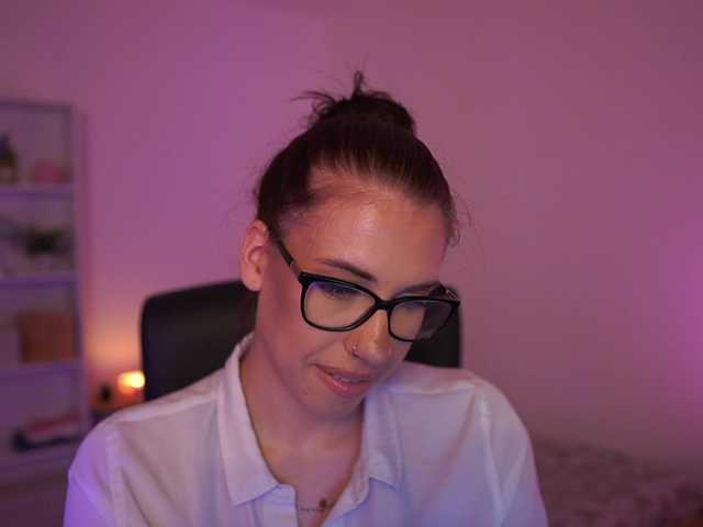 evagomess18 live cam on BongaCams