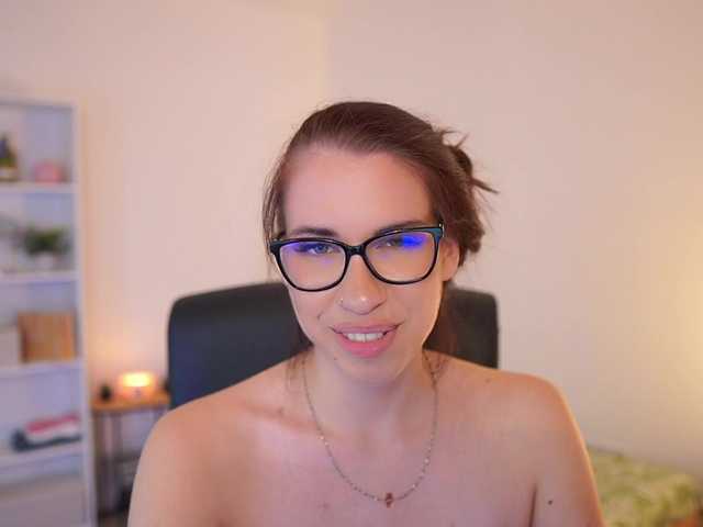 evagomess18 live cam on BongaCams