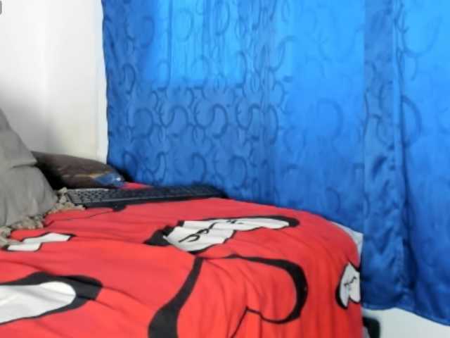 LaraVelaa live cam preview