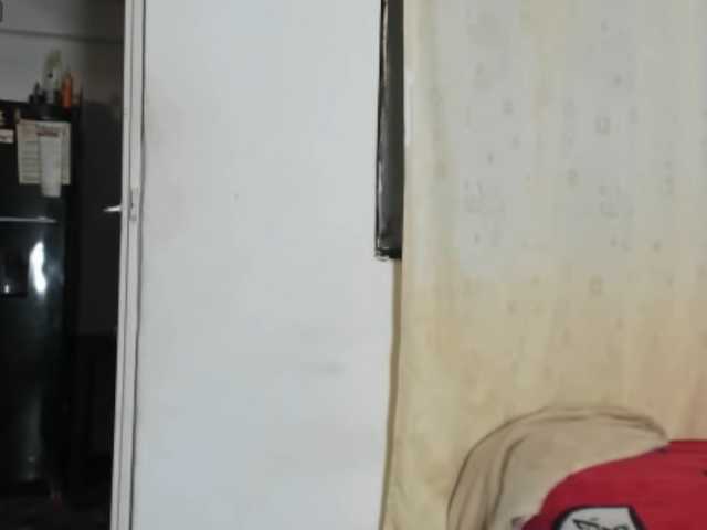 LaraVelaa live cam preview