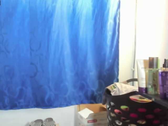 LaraVelaa live cam preview