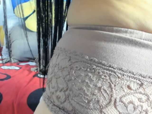 Laravelaa live cam on BongaCams
