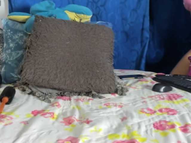 LaraVelaa live webcam show