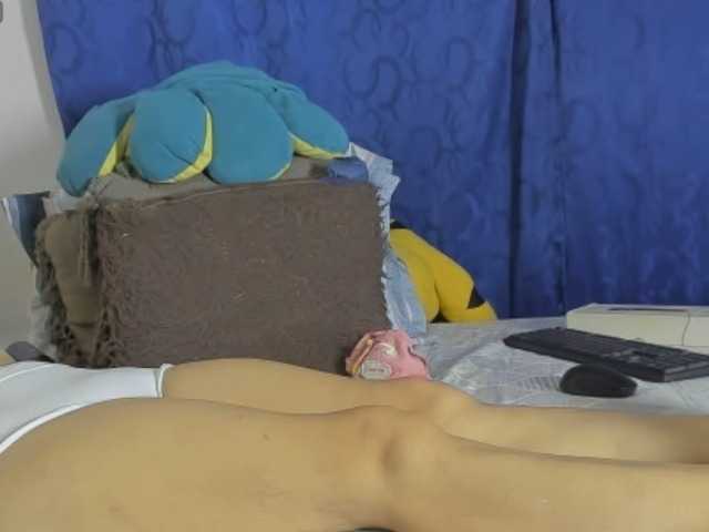 Laravelaa live cam on BongaCams
